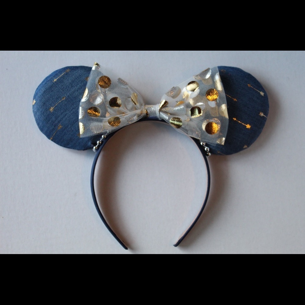 Minnie Mouse eats - Picture 4 of 10
